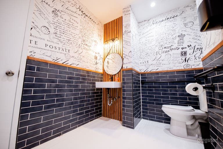  LIC Blank Canvas w/ Exposed Brick Entrance 