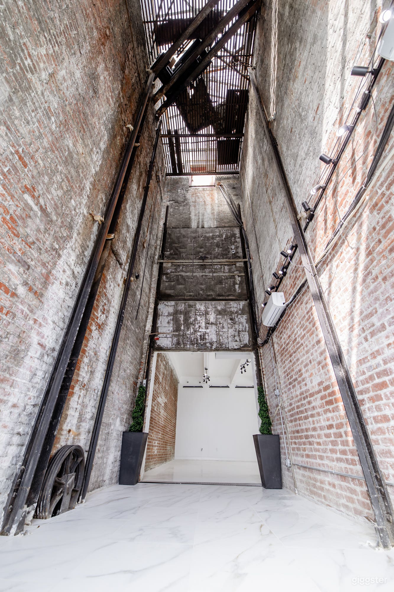 LIC Blank Canvas w/ Exposed Brick Entrance Photo 3