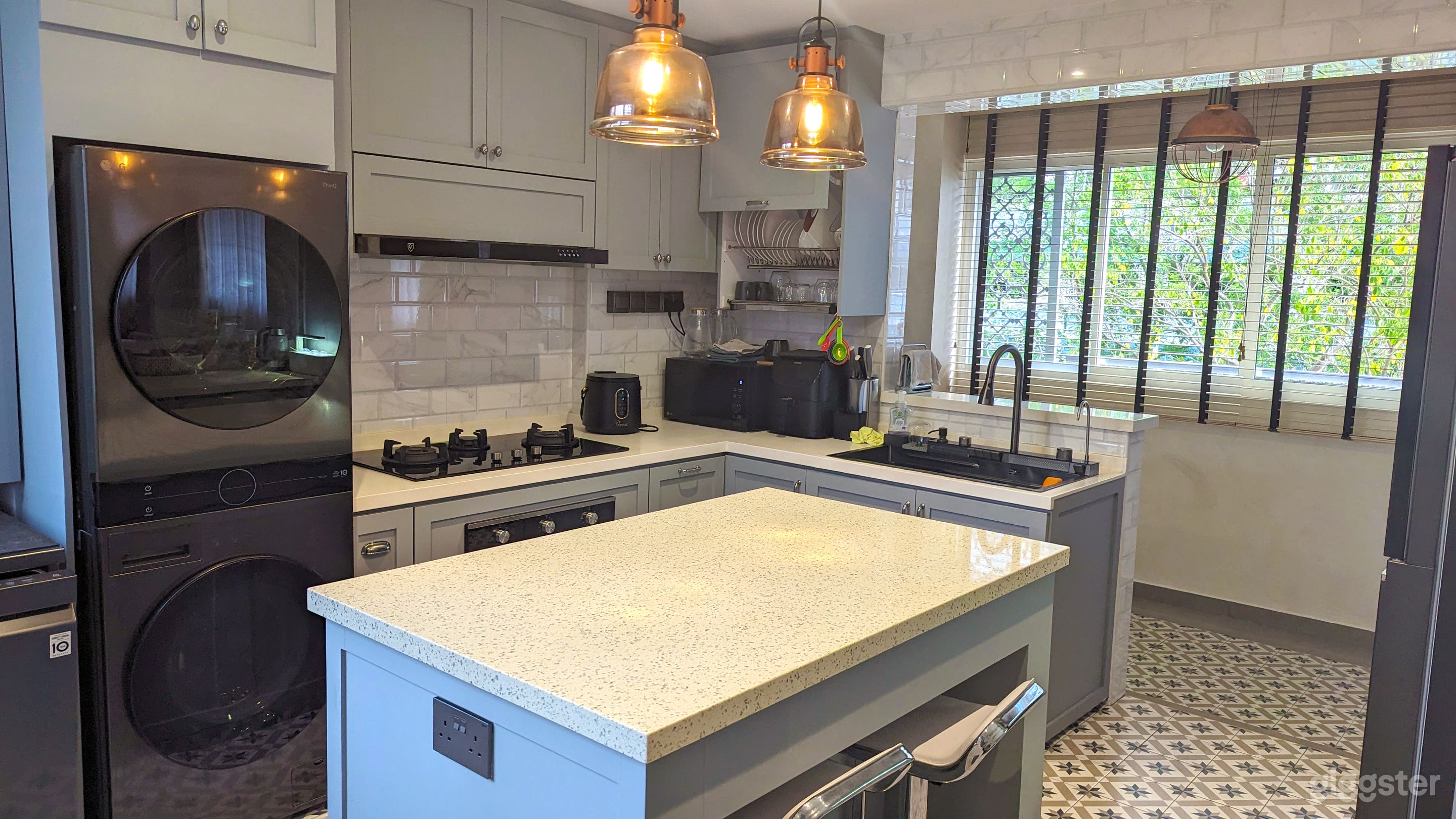 5 Room Spacious Serene and Smart Home Apartment HDB - East Photo 4