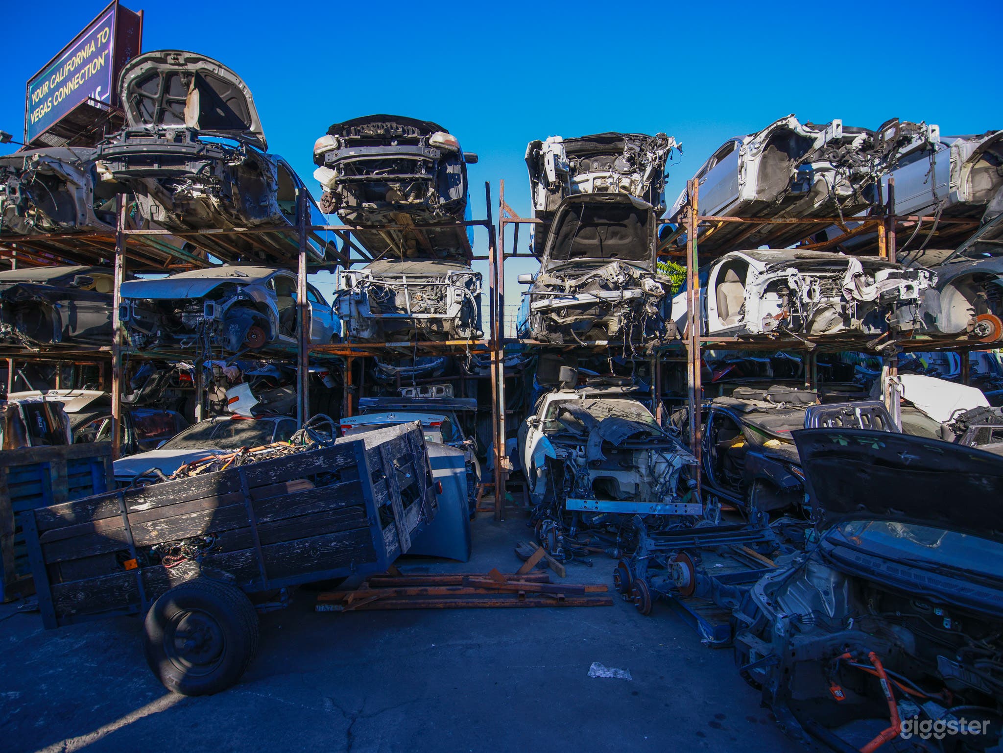 CINEMATIC JUNKYARD #045 Photo 1