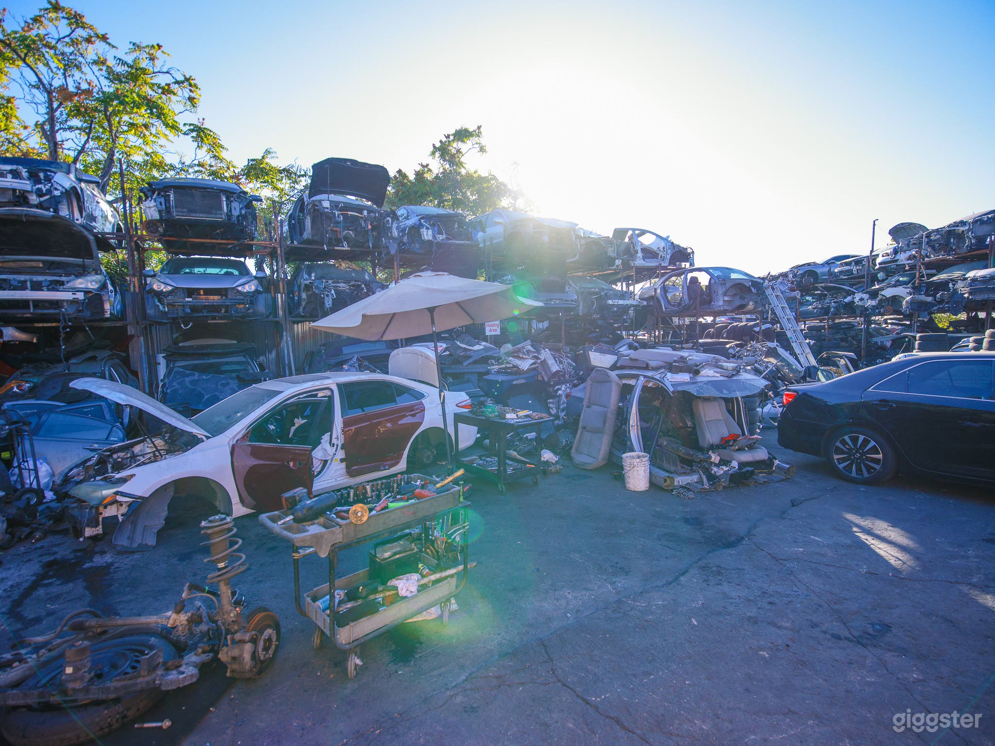 CINEMATIC JUNKYARD #045 Photo 2
