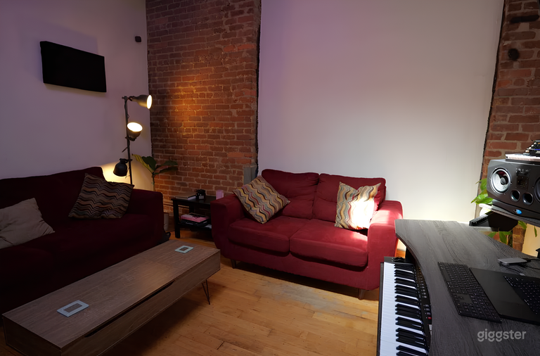  Atlanta Vocal and Podcast Studio Loft 