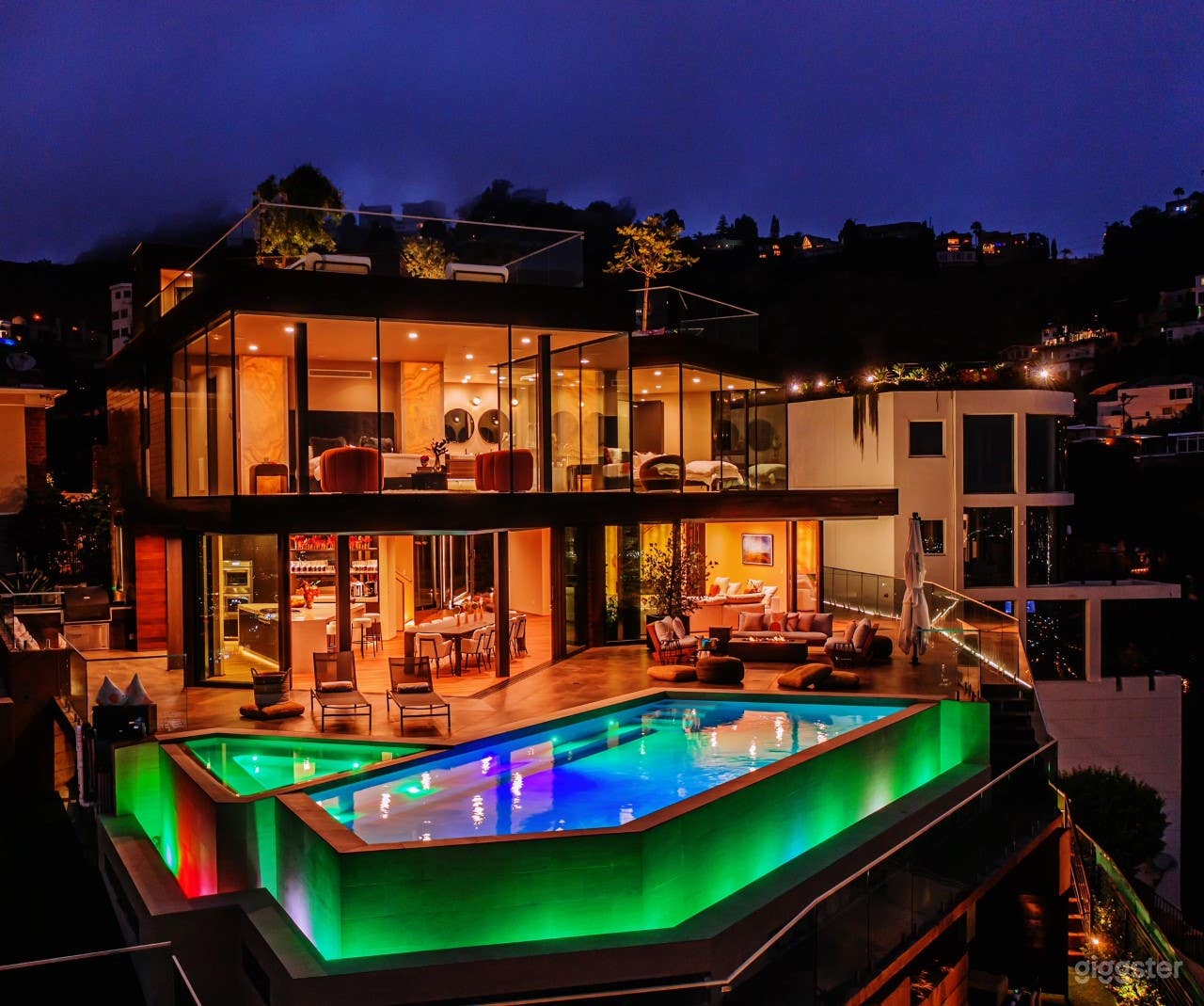 New construction in Hollywood Hills with best view Photo 1