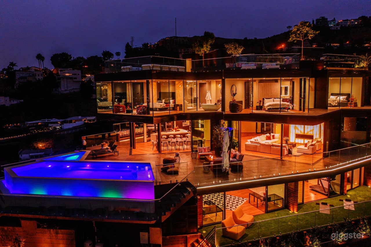 New construction in Hollywood Hills with best view Photo 3