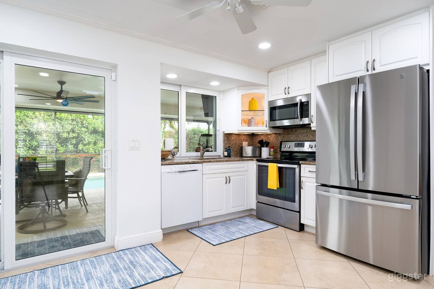 Charming Beachside Home Photo 2