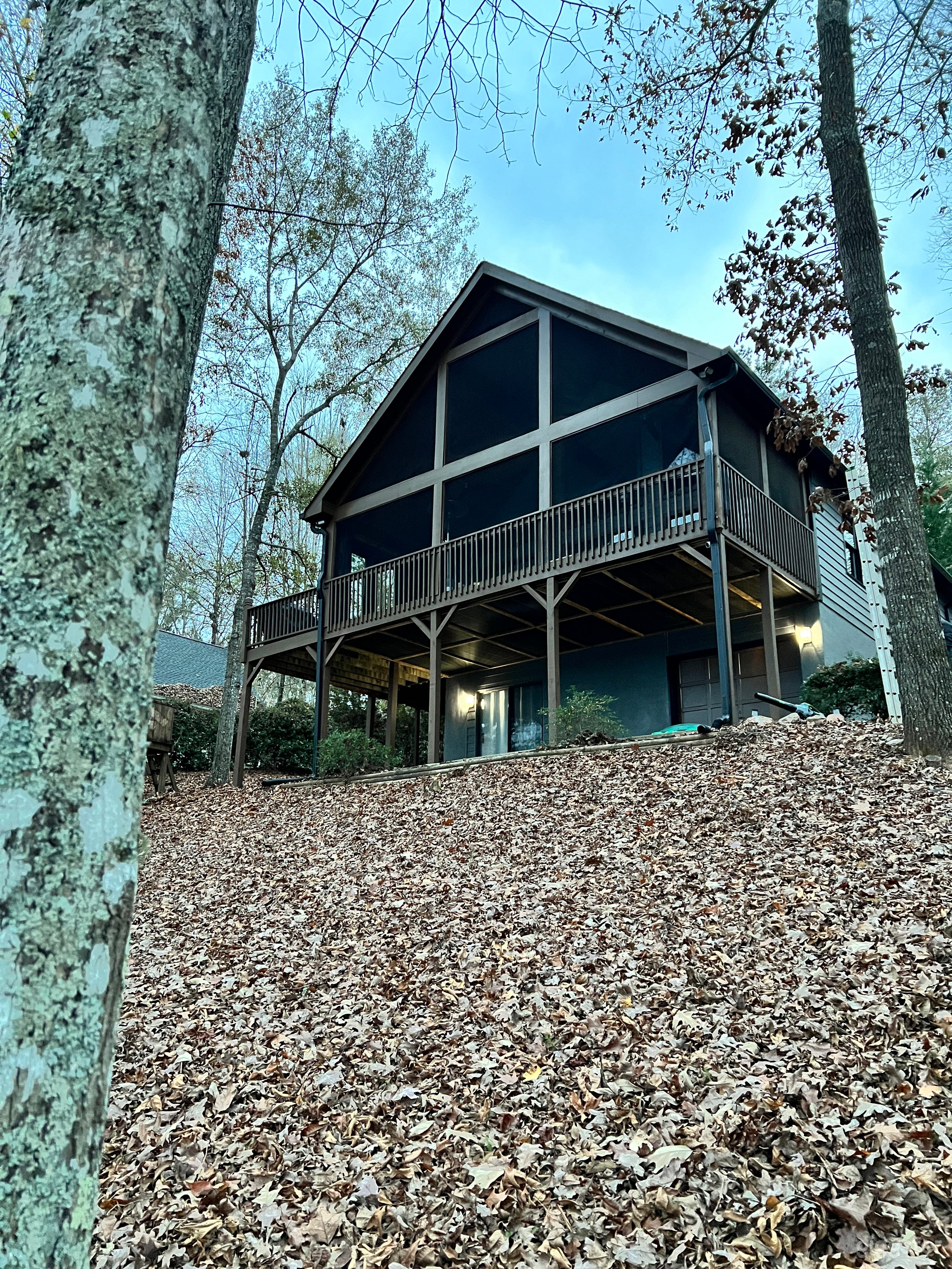 Stunning Lakefront Retreat perfect for shoots Photo 2