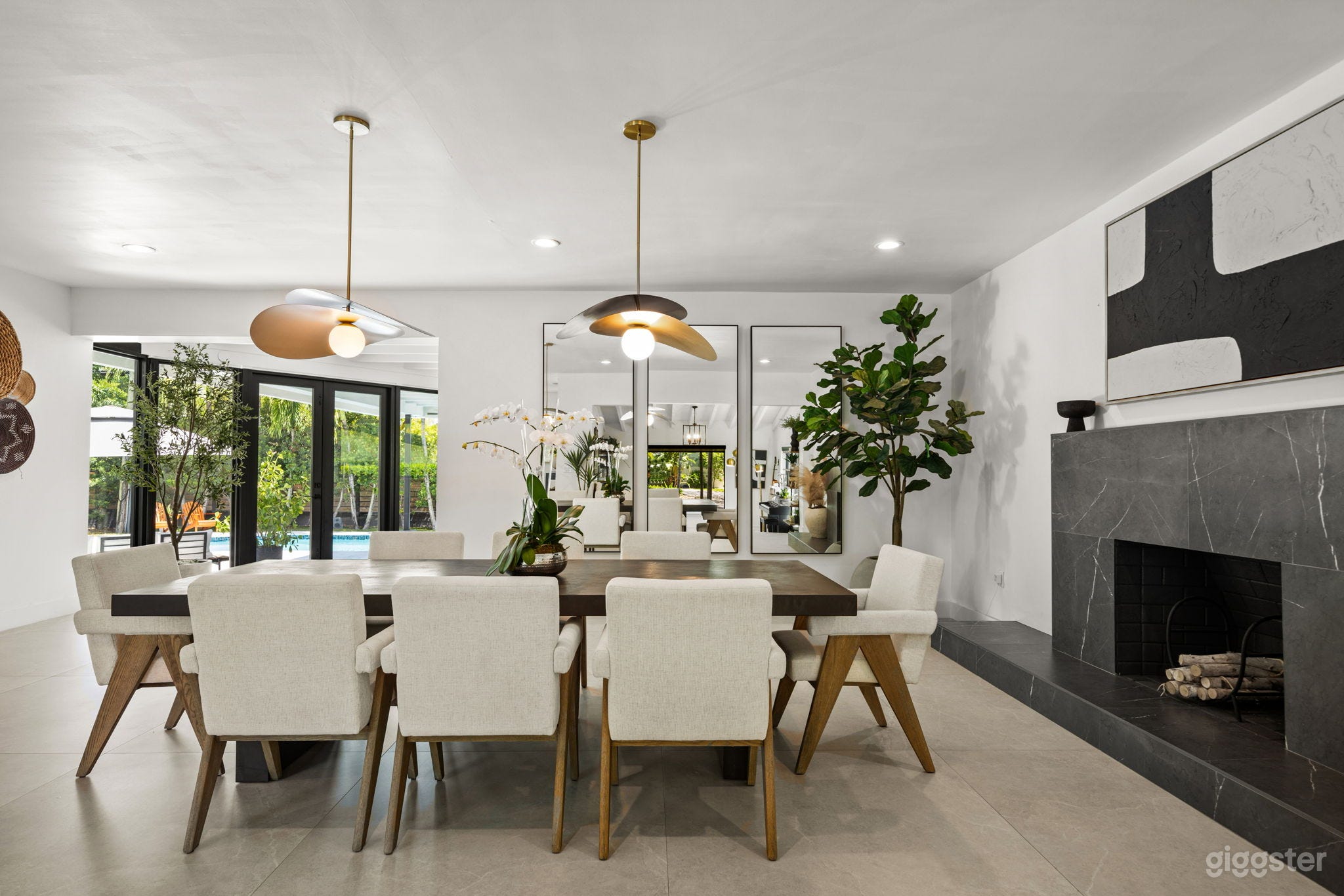 Mid Century Modern Coconut Grove Home  Photo 4