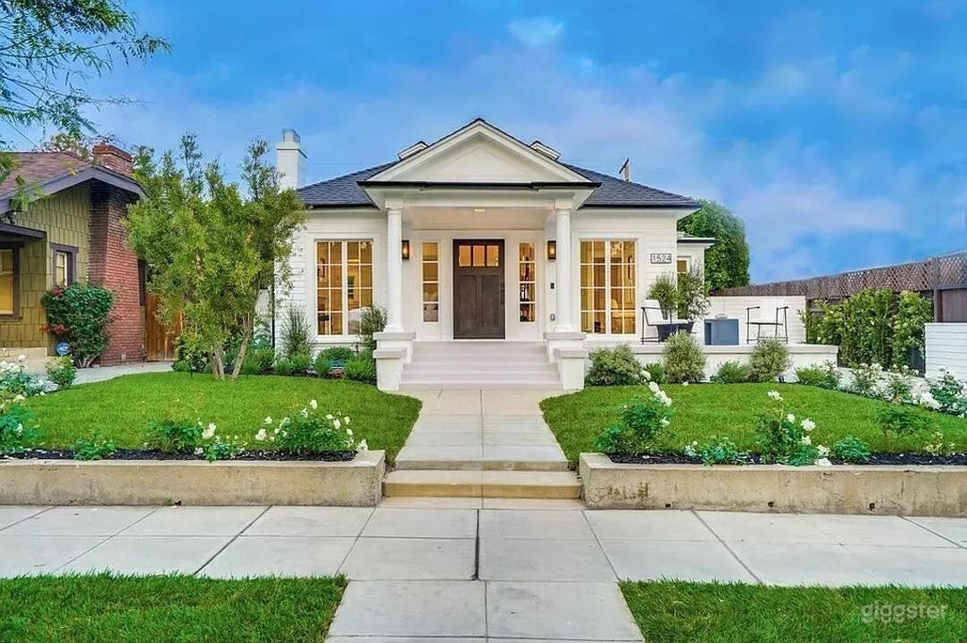 Front view of property. 