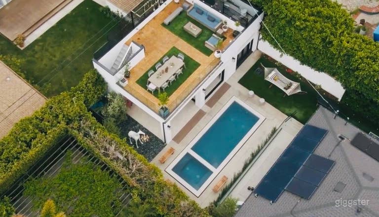  Aerial view of property. 