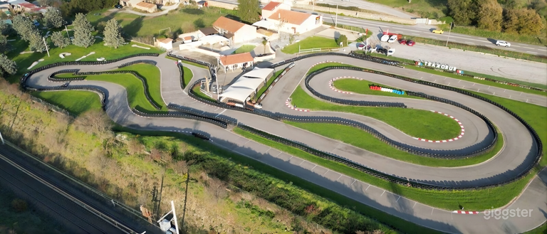  Complexe de loisirs : karting, piscine et plus 