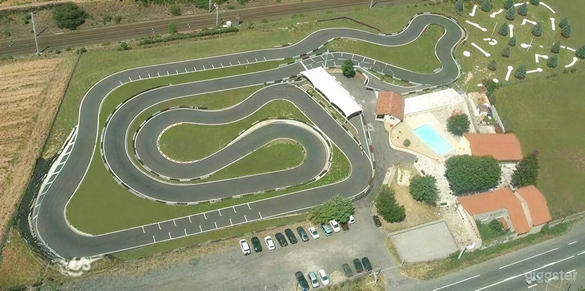 Photo de Complexe de loisirs : karting, piscine et plus 2