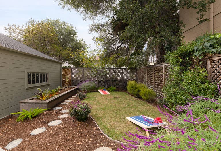  Luxe, Modern & Bright Victorian Duplex w/ Barn 