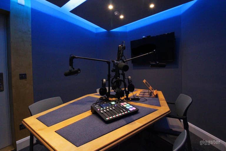  Well Equipped Modern Sound Studio in Brighton 