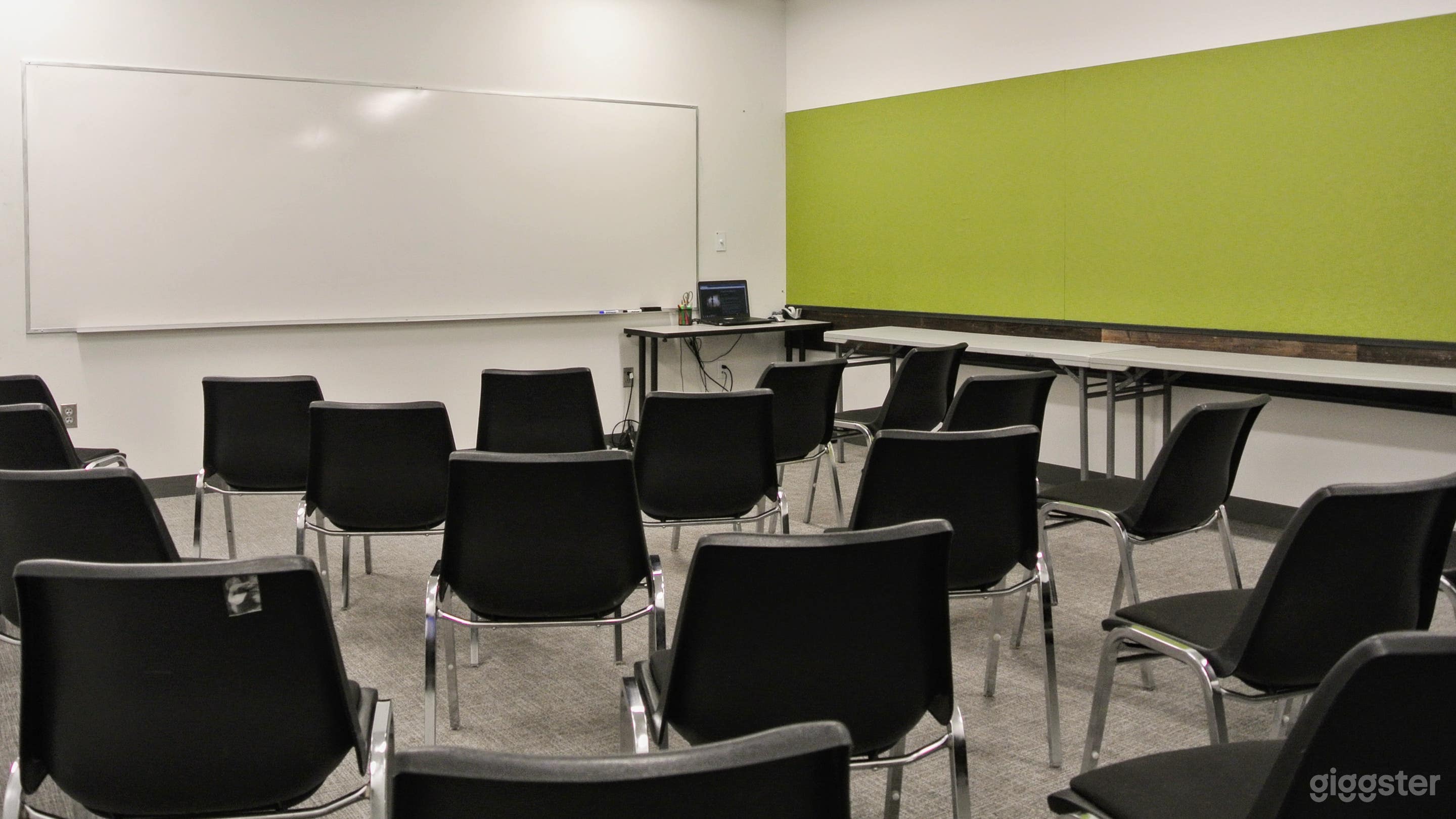 Well-equipped and Colorful Classroom in Portland Photo 4