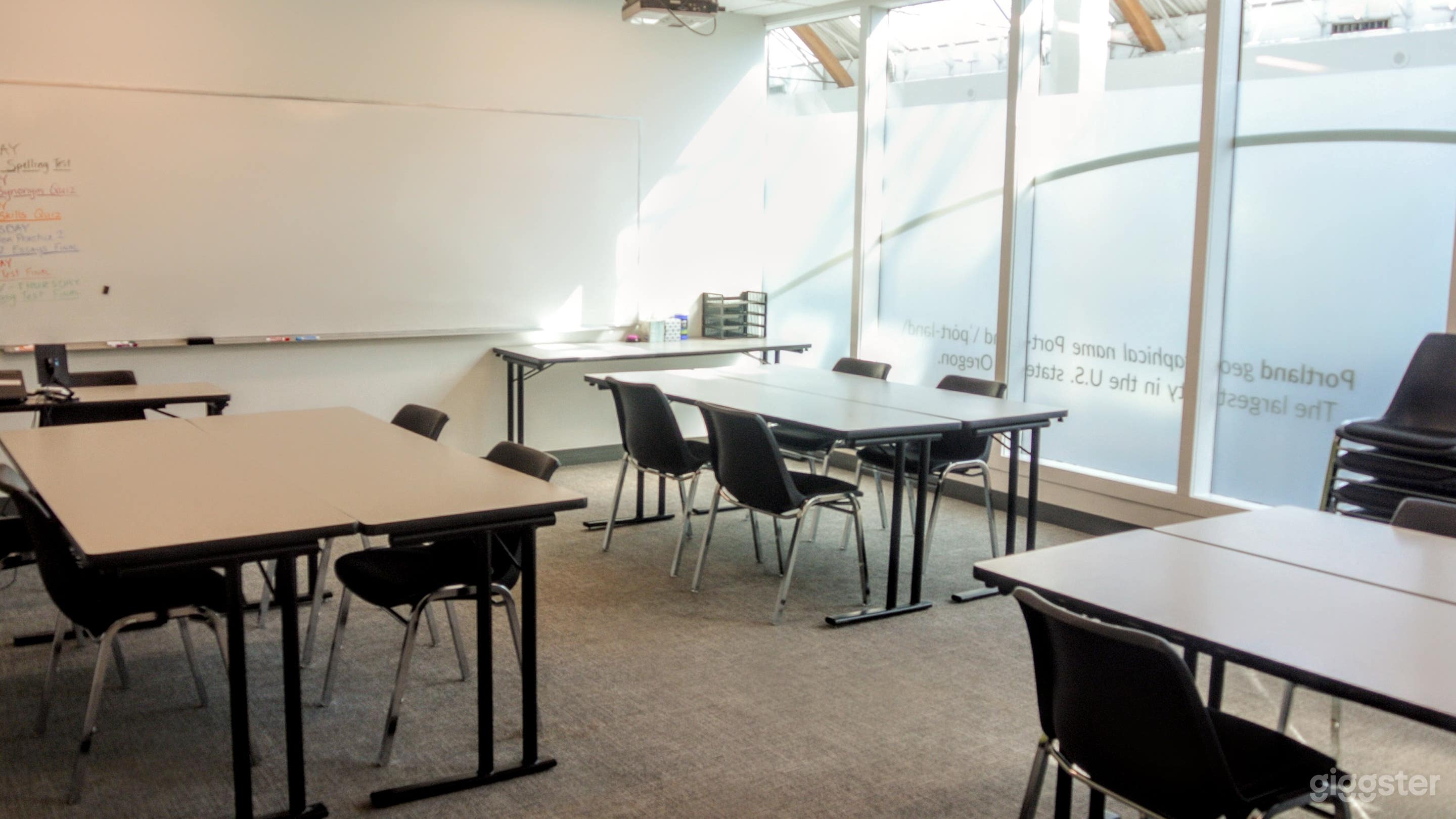 Well-equipped and Colorful Classroom in Portland Photo 2