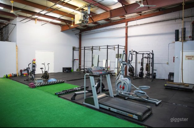 Spacious Strengthening Studio  Photo 2