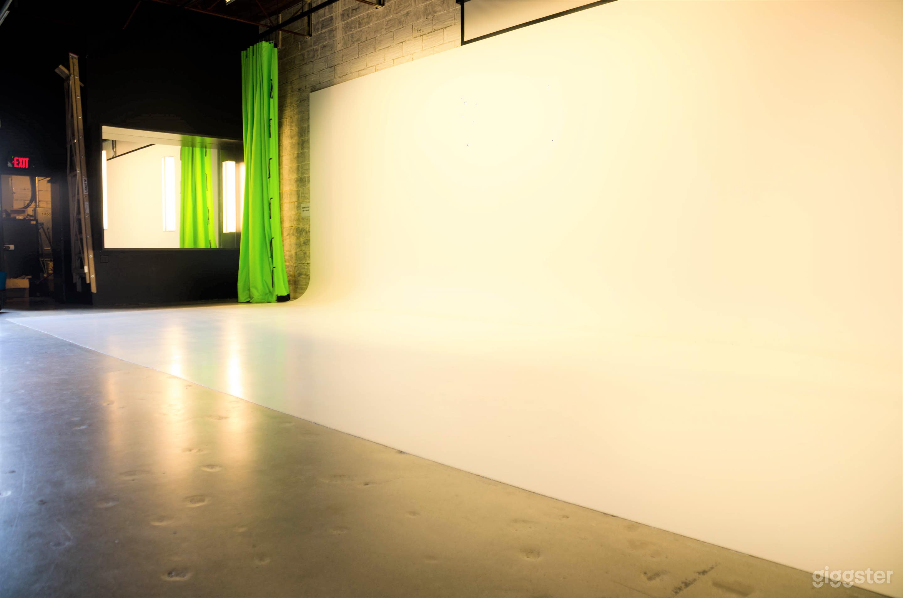 Modern Railtown Photo Video Studio Photo 2