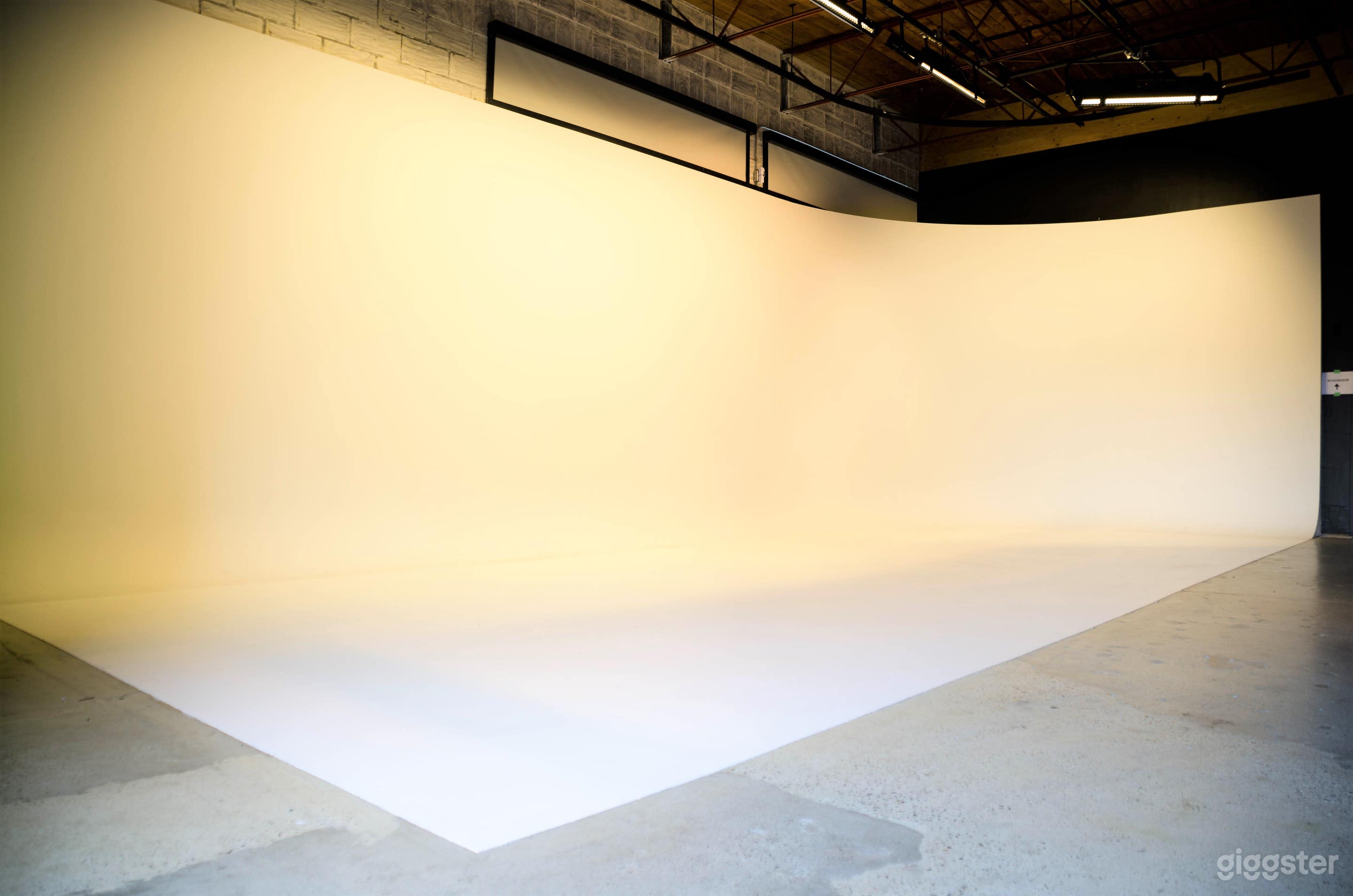 Modern Railtown Photo Video Studio Photo 3