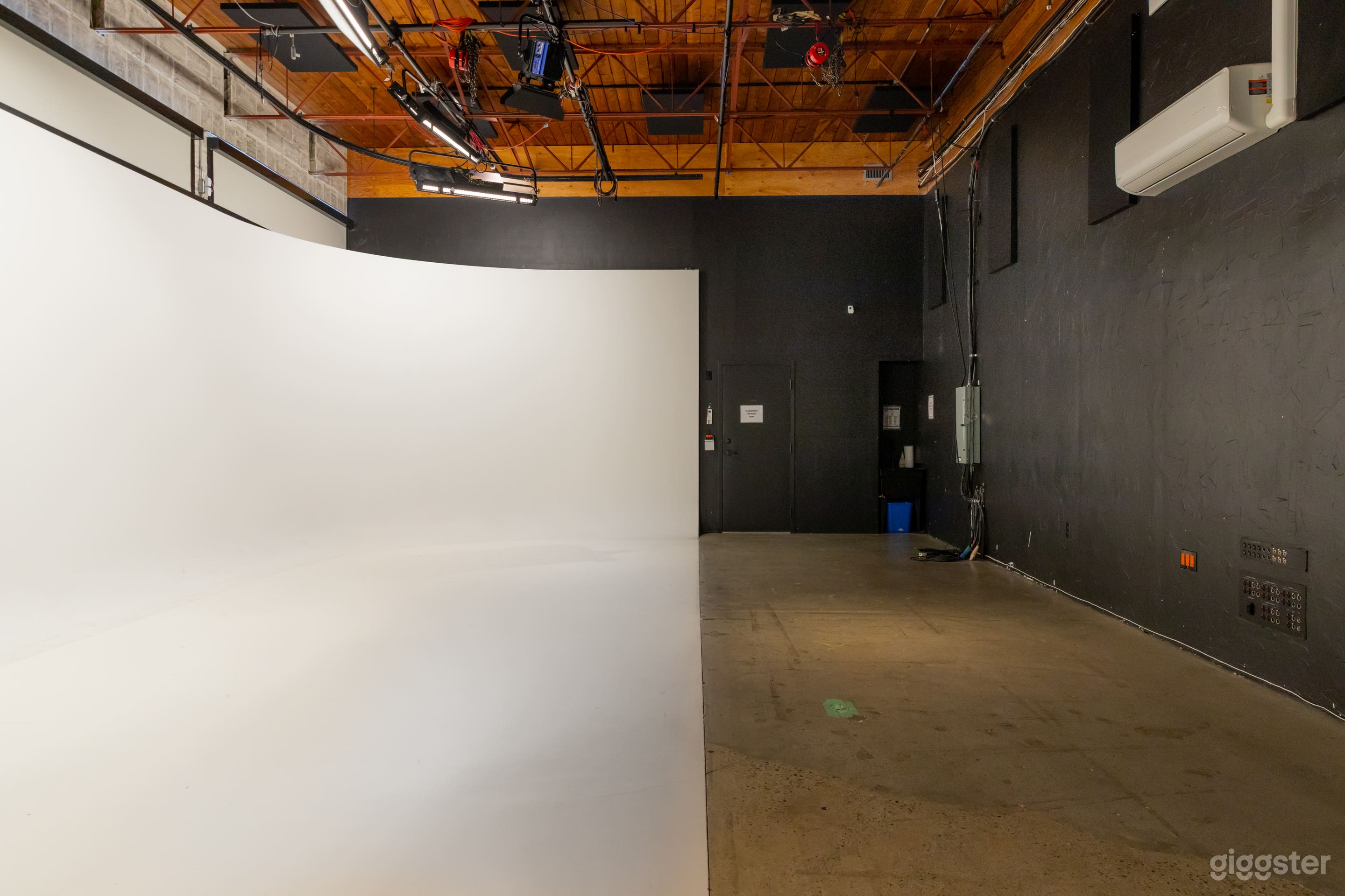 Modern Railtown Photo Video Studio Photo 1
