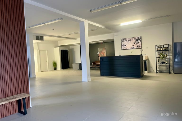  Modern Central Montreal Event Space with Full Bar 