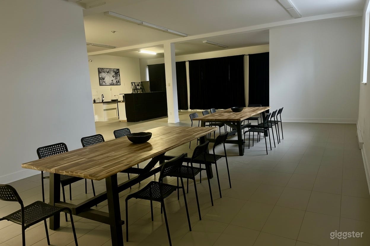 Modern Central Montreal Event Space with Full Bar Photo 4