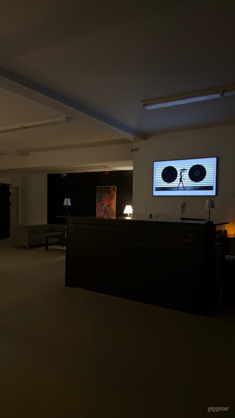  Modern Central Montreal Event Space with Full Bar 