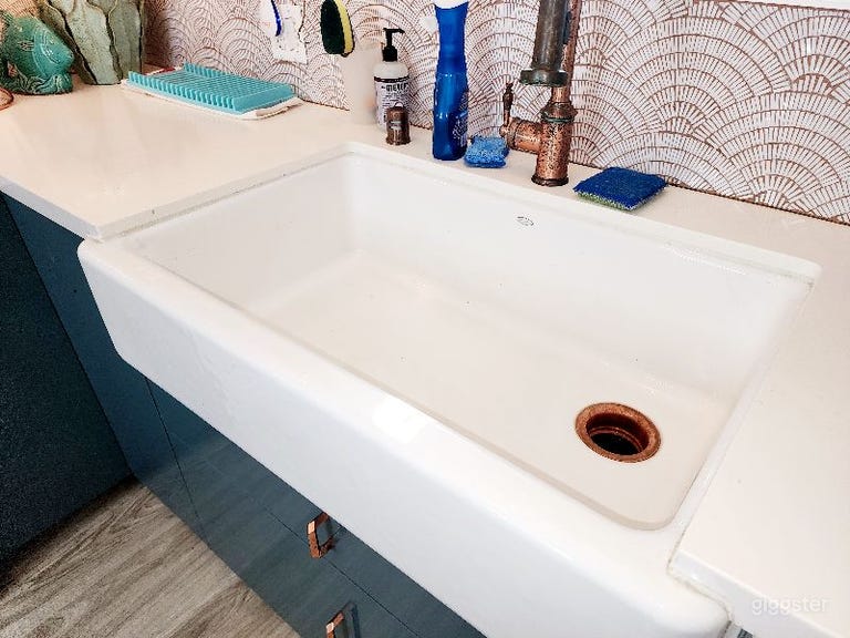  Large Farmhouse Sink 