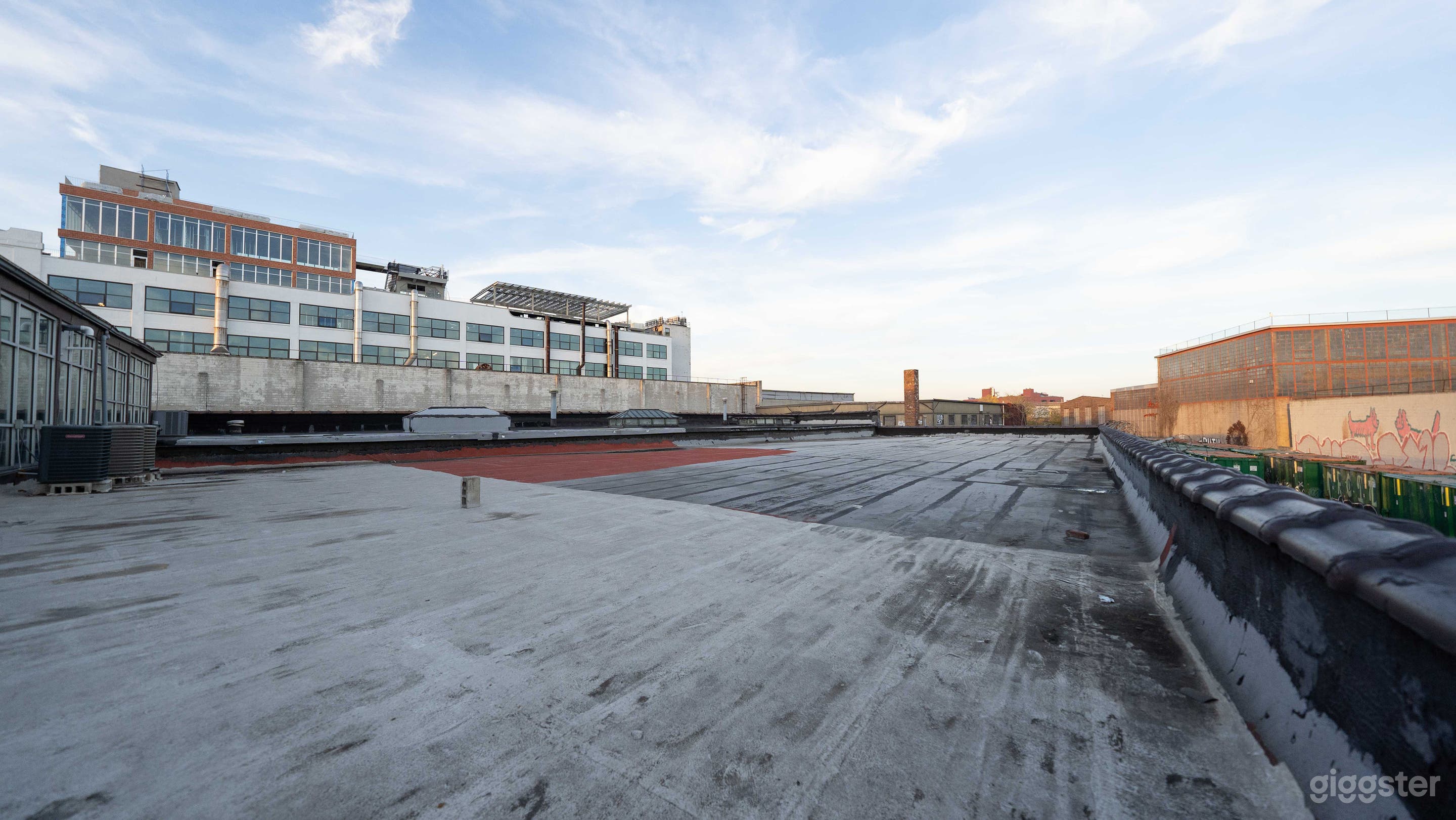 Daylight Photo Studio II with Rooftop Access Photo 4