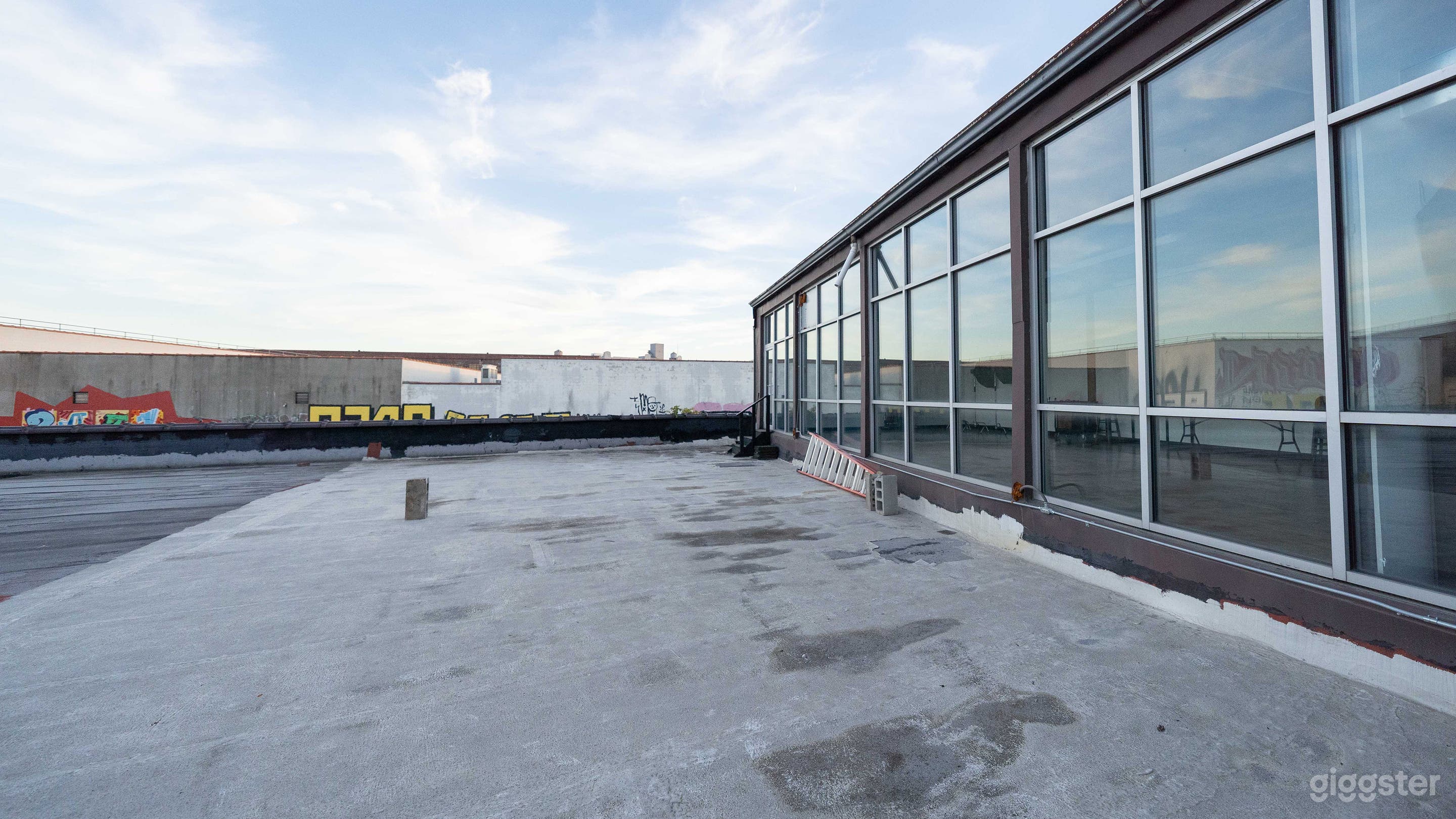 Daylight Photo Studio II with Rooftop Access Photo 3