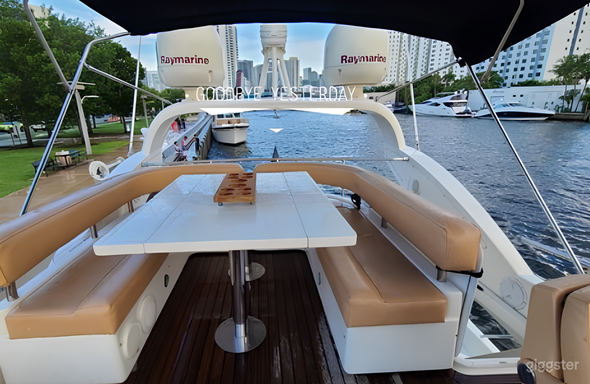 Aicon 62” Yacht Photo 3