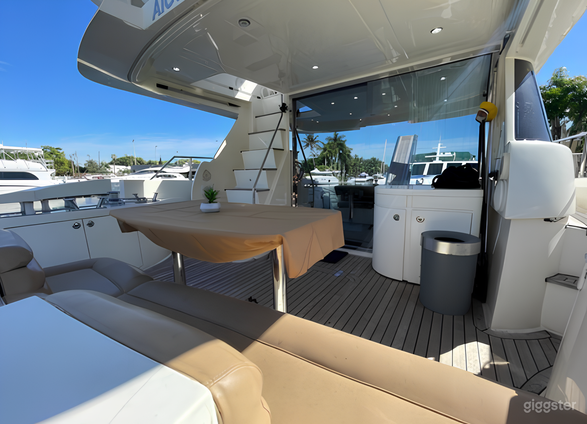 Aicon 62” Yacht Photo 4