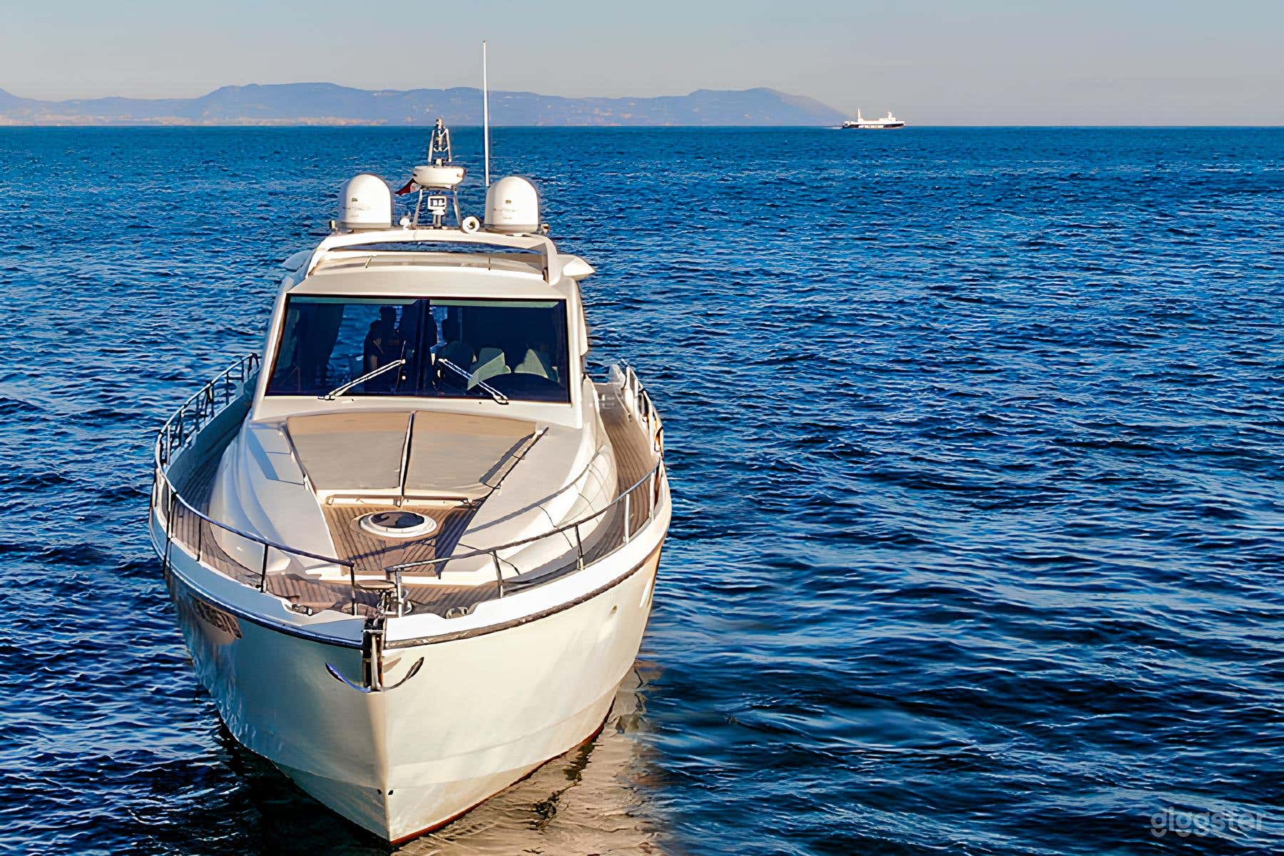 Aicon 62” Yacht Photo 2