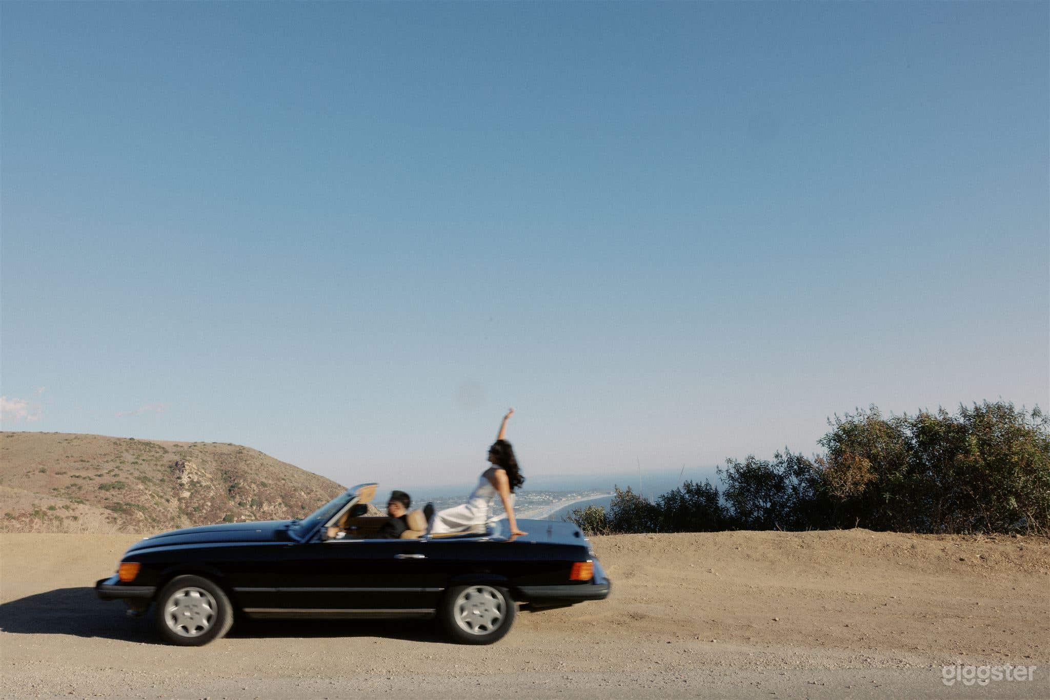 Classic 1989 Vintage Mercedes Benz for rent for Photo shoots