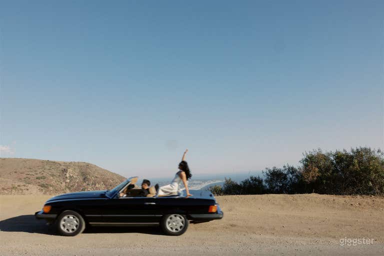  Classic 1989 Vintage Mercedes Benz for rent for Photo shoots 