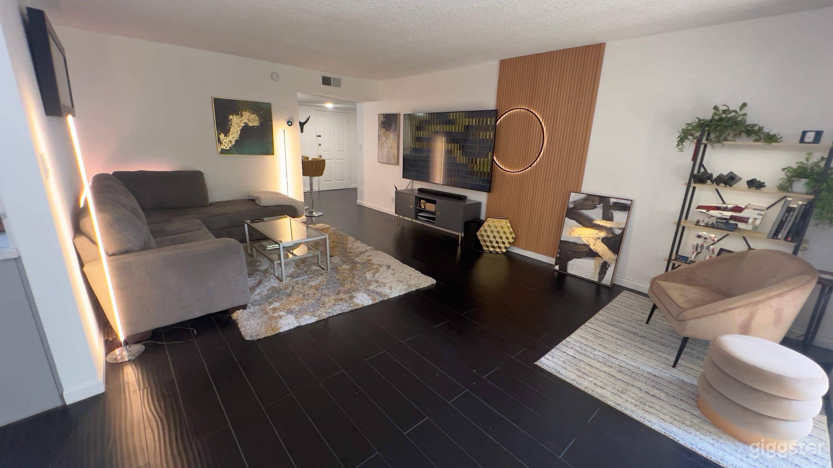 Modern Studio City Condo (New Kitchen!) Photo 1