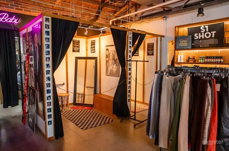  House of Vintage – Bar, Thrift Shop & Taco Spot with a Retro Party Vibe 