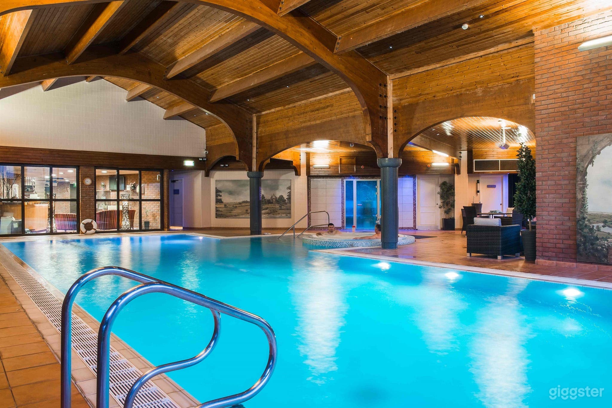 Indoor Pool for Relaxation and Bonding   Photo 4