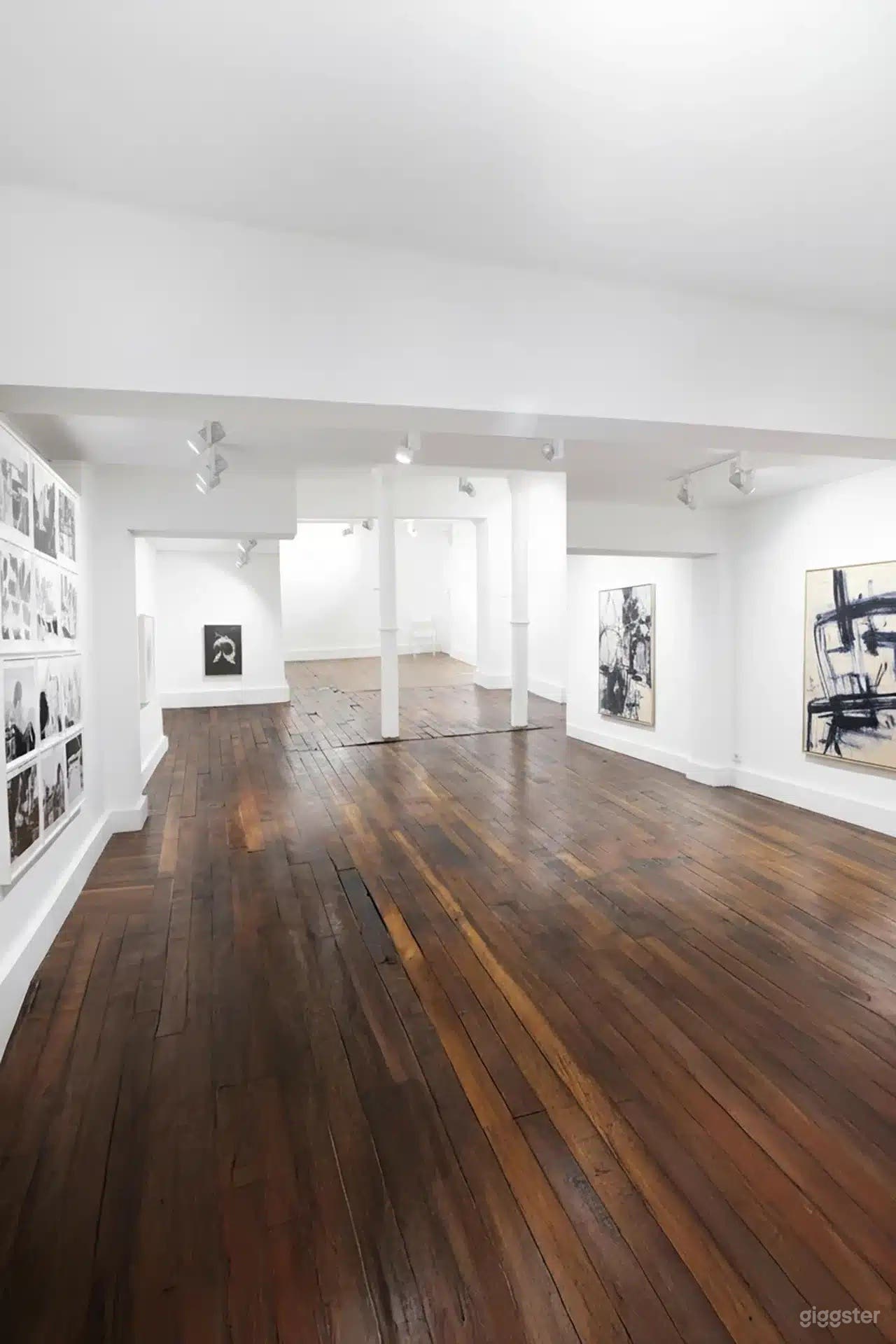 Photo de Galerie moderne sur deux niveaux et espace pop-up 2