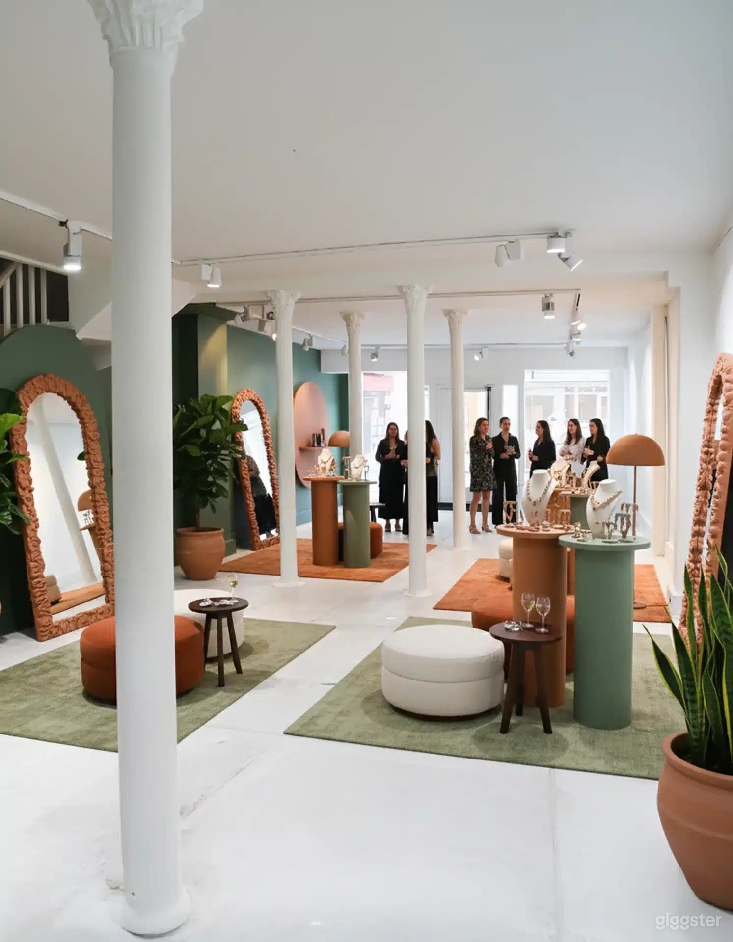 Photo de Galerie moderne sur deux niveaux et espace pop-up 4