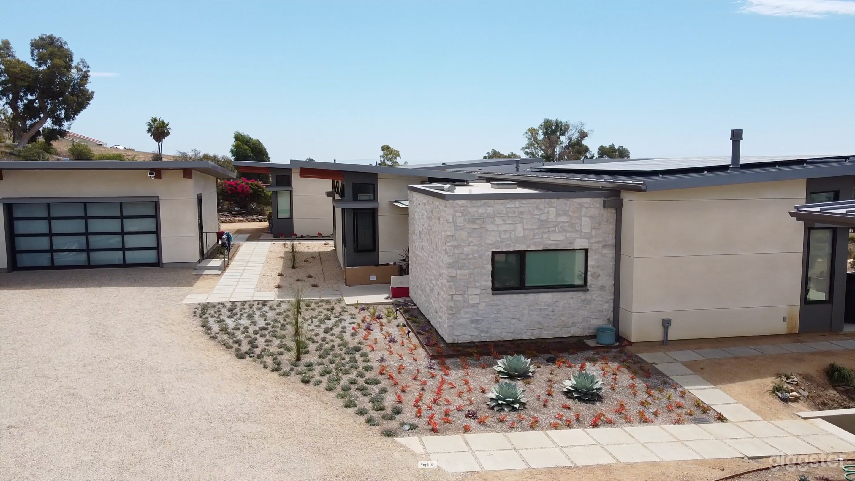 Coastal Vibe Family Home  Photo 3