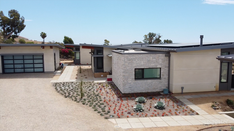  Coastal Vibe Family Home  