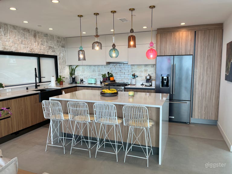  Coastal Vibe Family Home  