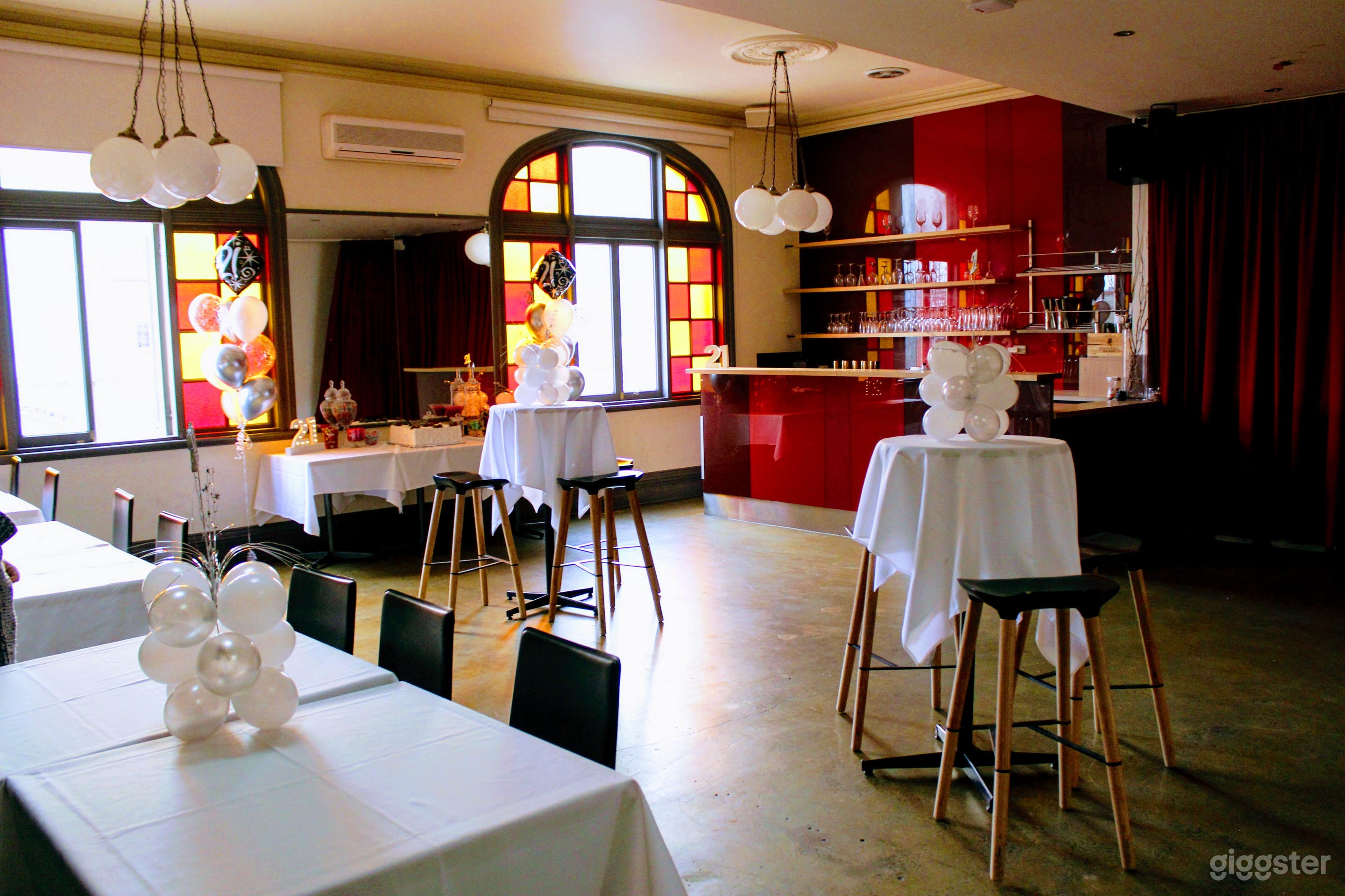 Sophisticated Upstair Cafe and Bar Photo 3