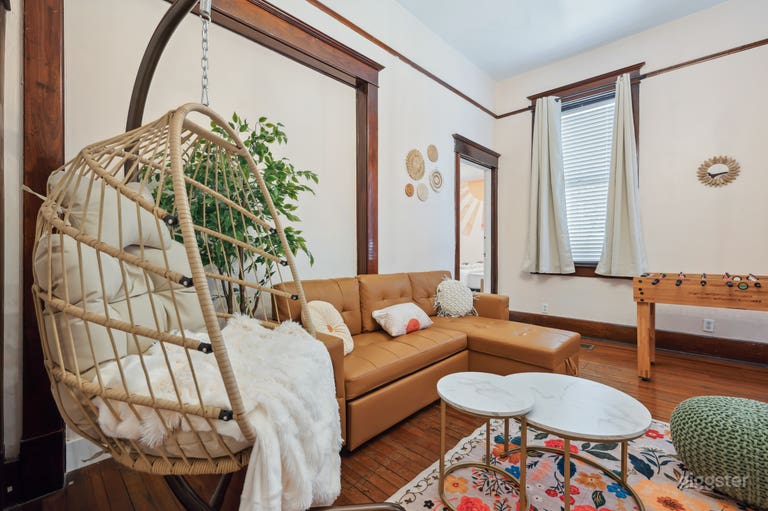  Savannah Victorian Getaway | Boho Charm & Foosball 