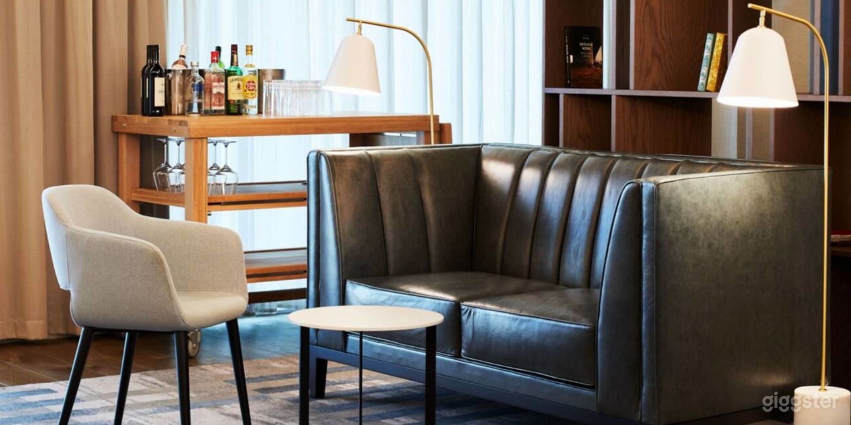 Lovely and Bright Club Lounge Photo 3