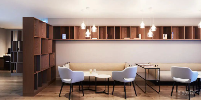  Lovely and Bright Club Lounge 