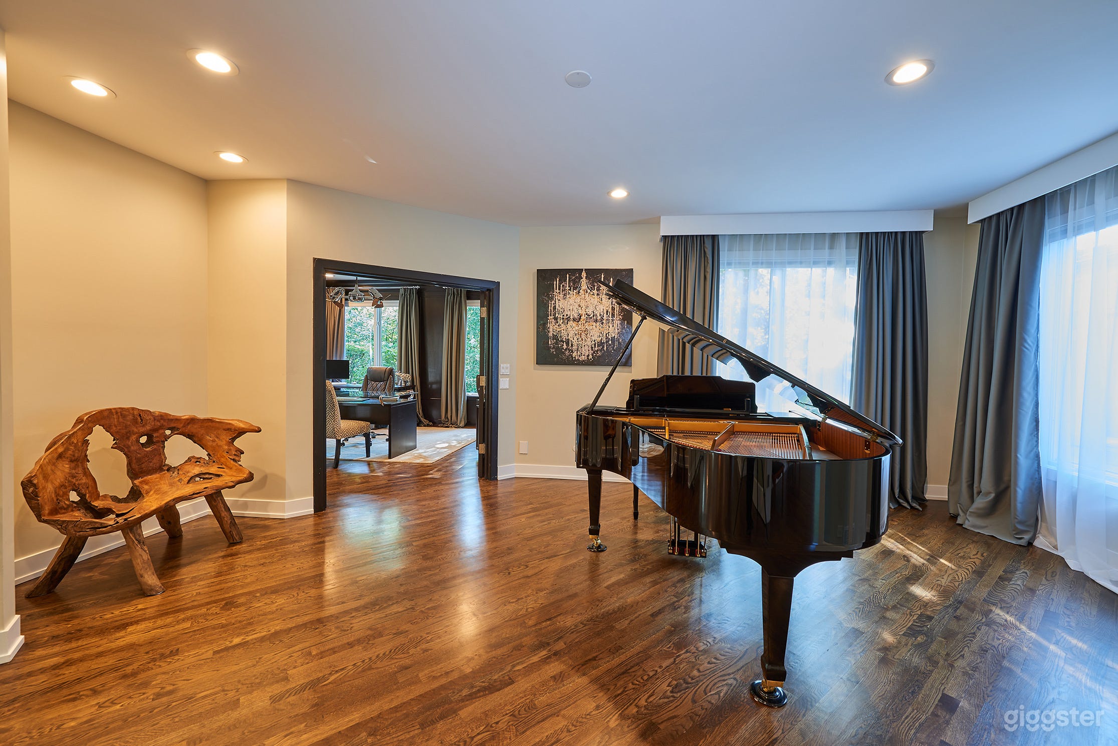 Secluded Mansion in Riverwoods Photo 3