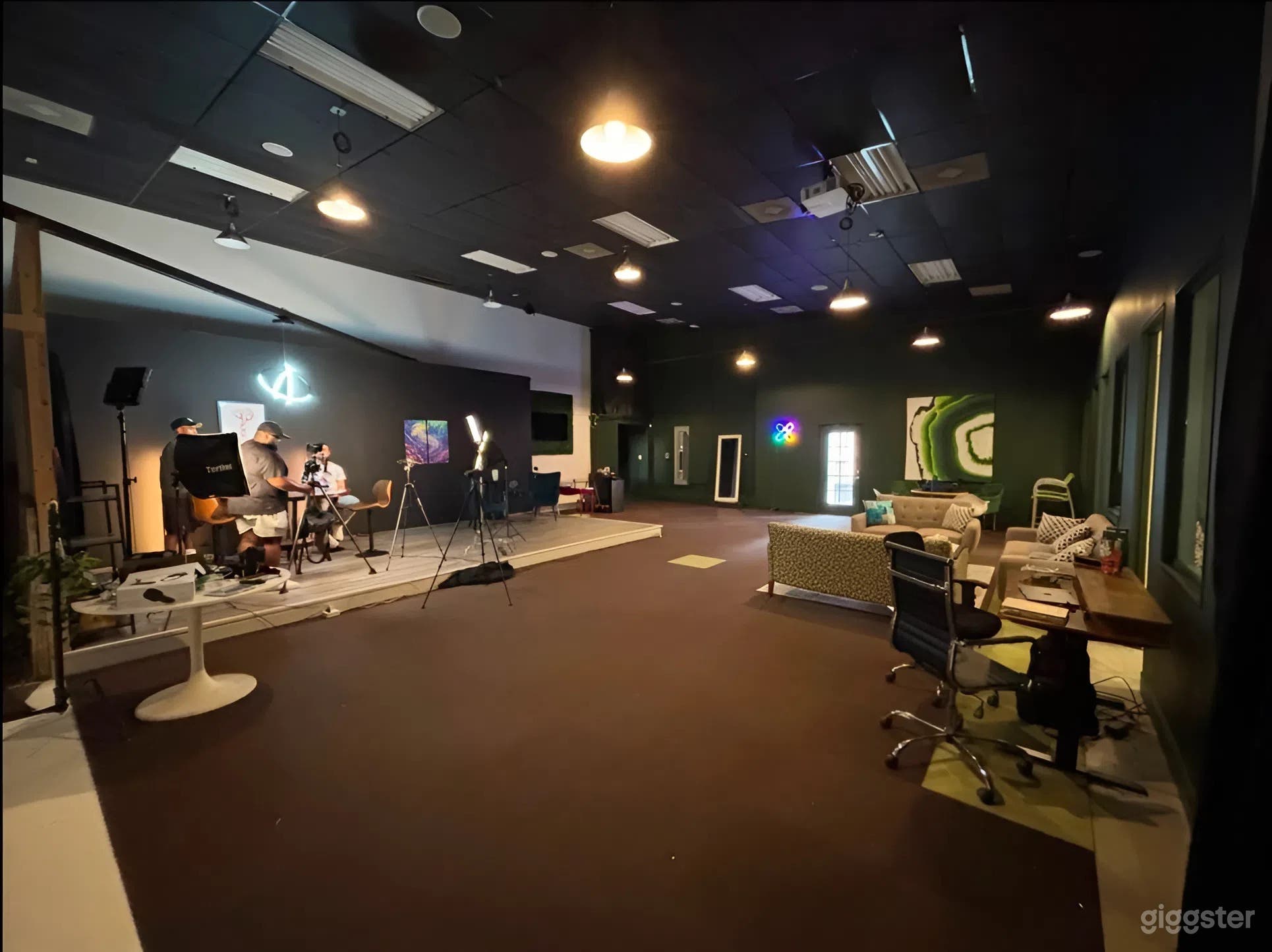 Next-Level Content Studio for Podcasts &amp; Reels Photo 1