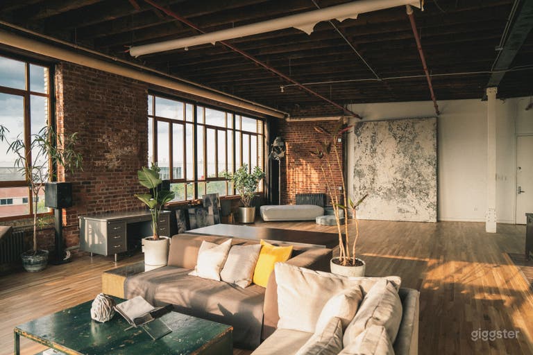  Industrial Artist's Loft with Skyline View 