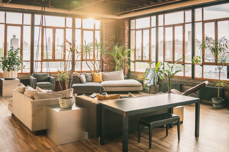  Industrial Artist's Loft with Skyline View 